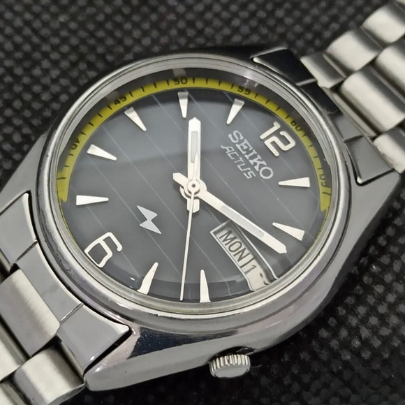 Seiko Other - Vintage Automatic 1980s Seiko Mens Watch with Silver Case and Yellow/black face!